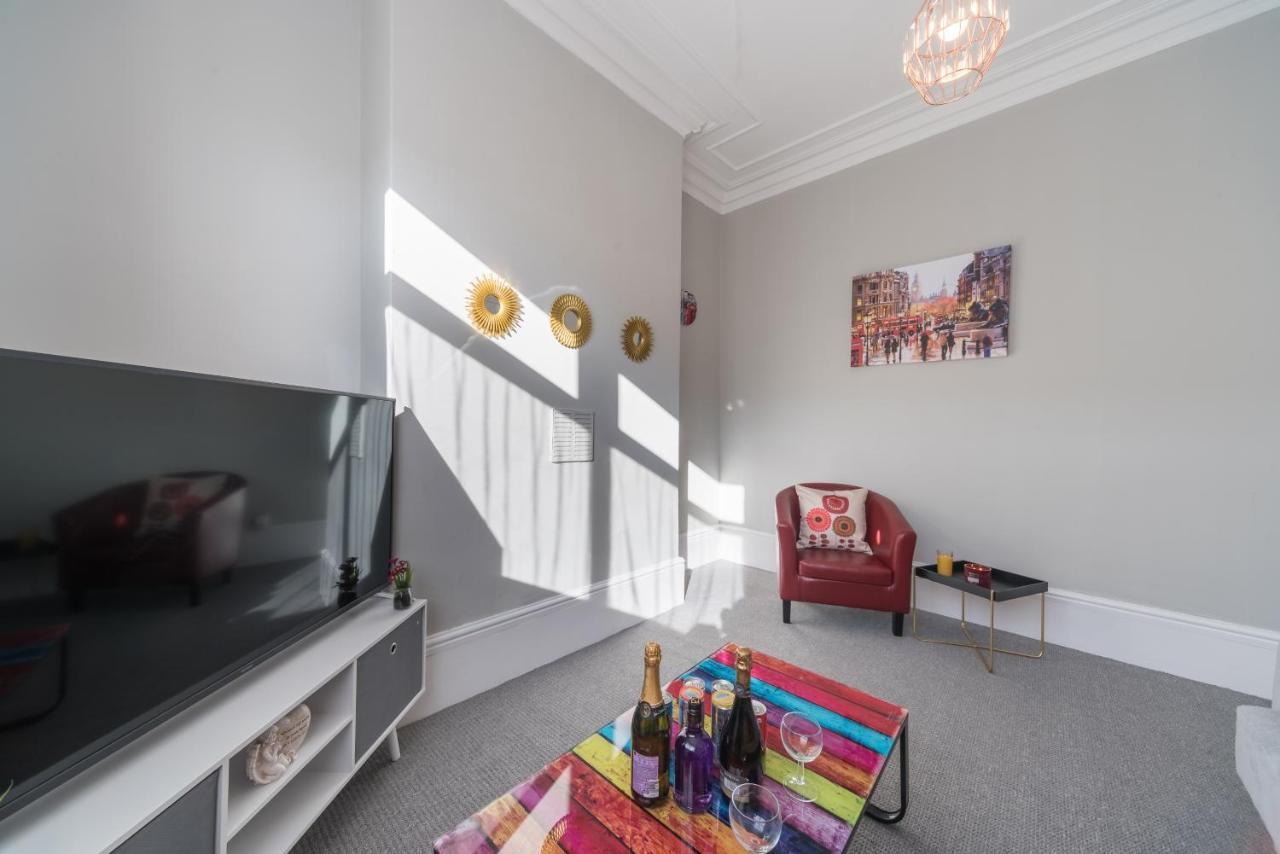 3 Bedroom Saks - 2 Living Area House In Newland Ave Hull Кингстън ъпон Хъл Екстериор снимка