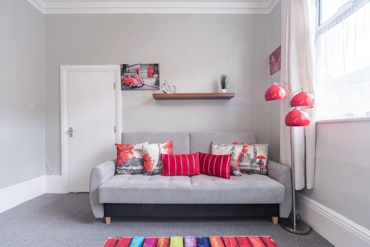 3 Bedroom Saks - 2 Living Area House In Newland Ave Hull Кингстън ъпон Хъл Екстериор снимка