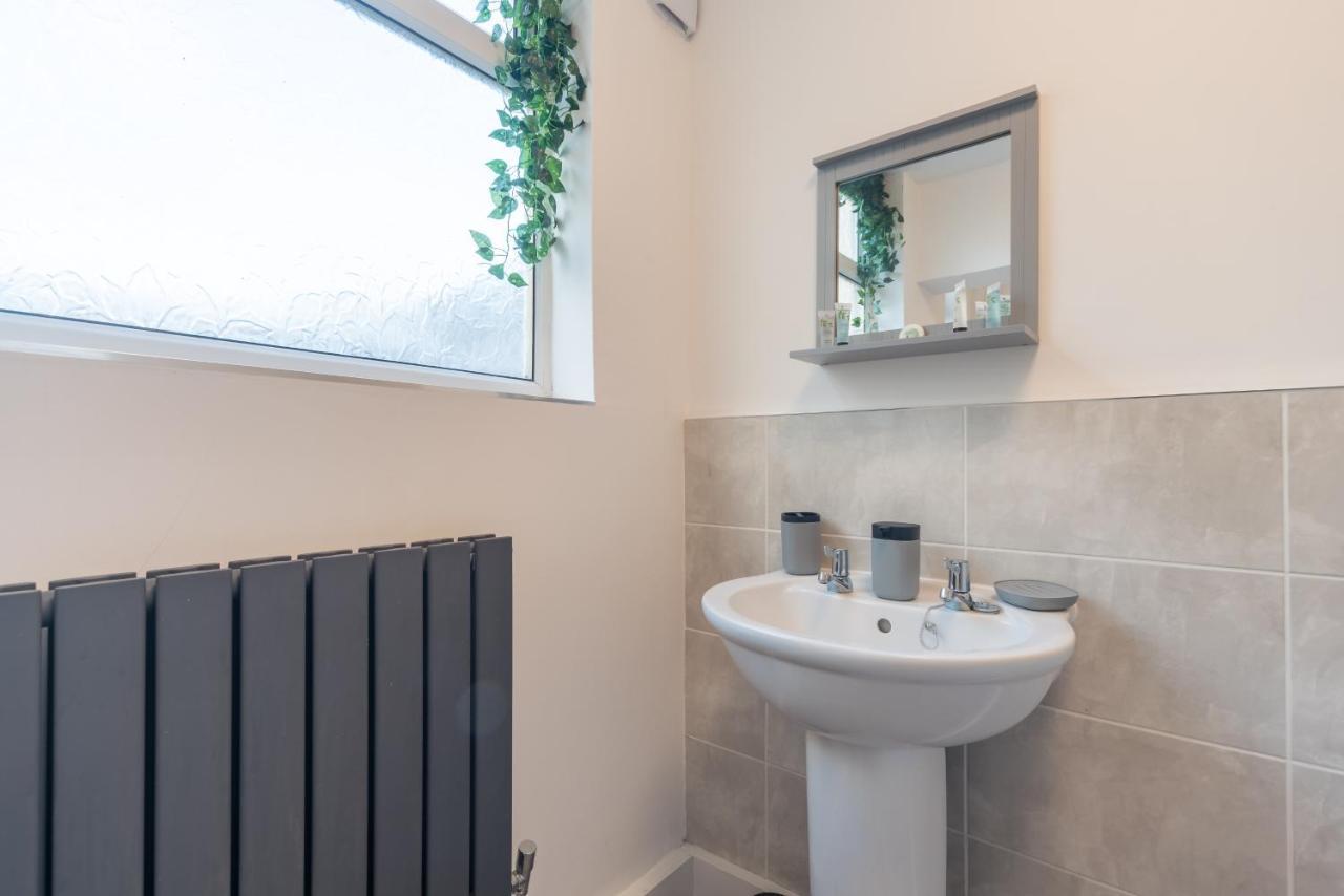 3 Bedroom Saks - 2 Living Area House In Newland Ave Hull Кингстън ъпон Хъл Екстериор снимка